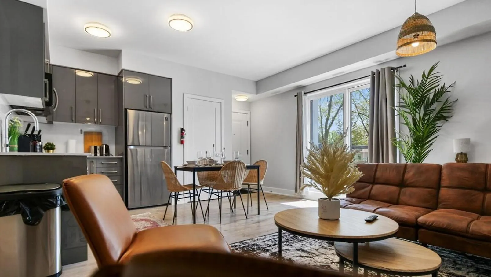 別荘 2Br Boho Townhouse - Walk To Falls, Free Parking ナイアガラ・フォールズ カナダ